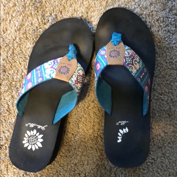 yellow box turquoise flip flops